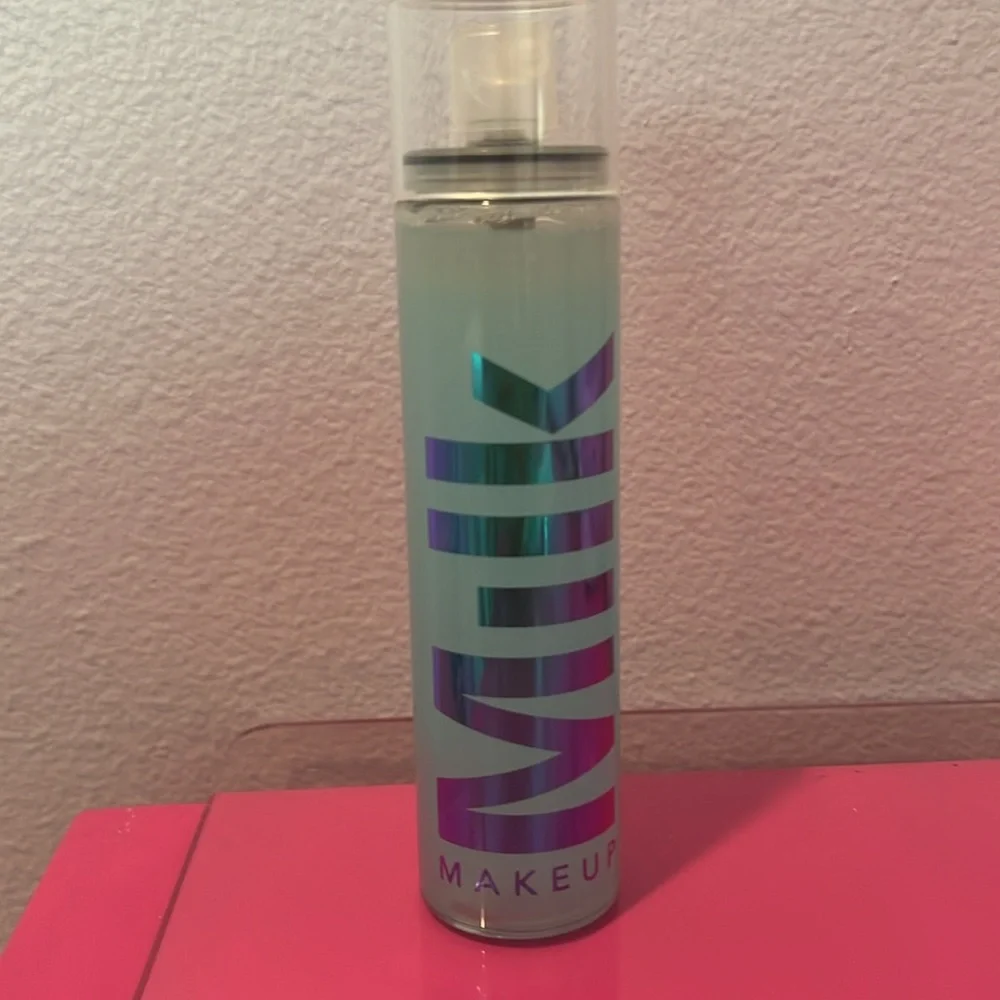 Hydro Grip Set + Refresh Spray hydrating setting spray